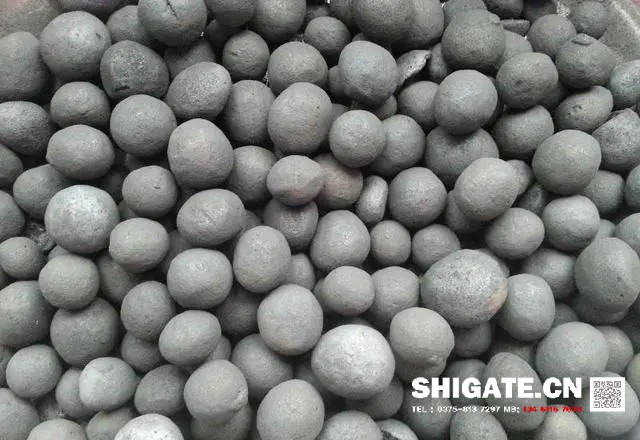 煉鐵過(guò)程實(shí)質(zhì)上是將鐵從其自然形態(tài)——礦石等含鐵化合物中還原出來(lái)的過(guò)程。煉鐵方法主要有高爐法、直接還原法、熔融還原法等，其原理是礦石在特定的氣氛中（還原物質(zhì)CO、H2、C；適宜溫度等）通過(guò)物化反應(yīng)獲取還原后的生鐵。生鐵除了少部分用于鑄造外，絕大部分是作為煉鋼原料。  高爐煉鐵是現(xiàn)代煉鐵的主要方法，鋼鐵生產(chǎn)中的重要環(huán)節(jié)。這種方法是由古代豎爐煉鐵發(fā)展、改進(jìn)而成的。盡管世界各國(guó)研究發(fā)展了很多新的煉鐵法，但由于高爐煉鐵技術(shù)經(jīng)濟(jì)指標(biāo)良好，工藝簡(jiǎn)單，生產(chǎn)量大,勞動(dòng)生產(chǎn)率高,能耗低，這種方法生產(chǎn)的鐵仍占世界鐵總產(chǎn)量的95％以上。  煉鐵工藝是是將含鐵原料（燒結(jié)礦、球團(tuán)礦或鐵礦）、燃料（焦炭、煤粉等）及其它輔助原料（石灰石、白云石、錳礦等）按一定比例自高爐爐頂裝入高爐，并由熱風(fēng)爐在高爐下部沿爐周的風(fēng)口向高爐內(nèi)鼓入熱風(fēng)助焦炭燃燒（有的高爐也噴吹煤粉、重油、天然氣等輔助燃料），在高溫下焦炭中的碳同鼓入空氣中的氧燃燒生成的一氧化碳和氫氣。  原料、燃料隨著爐內(nèi)熔煉等過(guò)程的進(jìn)行而下降，在爐料下降和上升的煤氣相遇，先后發(fā)生傳熱、還原、熔化、脫炭作用而生成生鐵，鐵礦石原料中的雜質(zhì)與加入爐內(nèi)的熔劑相結(jié)合而成渣，爐底鐵水間斷地放出裝入鐵水罐，送往煉鋼廠。同時(shí)產(chǎn)生高爐煤氣，爐渣兩種副產(chǎn)品，高爐渣鐵主要礦石中不還原的雜質(zhì)和石灰石等熔劑結(jié)合生成，自渣口排出后，經(jīng)水淬處理后全部作為水泥生產(chǎn)原料；產(chǎn)生的煤氣從爐頂導(dǎo)出，經(jīng)除塵后，作為熱風(fēng)爐、加熱爐、焦?fàn)t、鍋爐等的燃料。