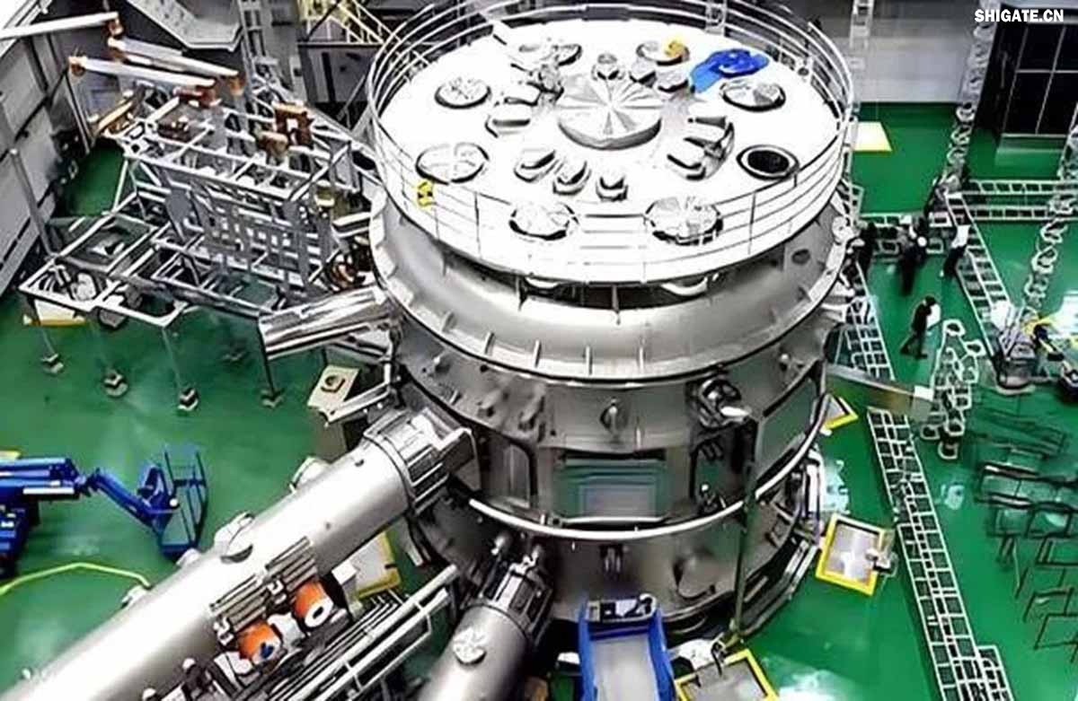 近日，由河鋼集團(tuán)舞鋼公司自主研發(fā)的更大厚度達(dá)340mm的特厚核電鋼板，成功應(yīng)用于我國第四代先進(jìn)裂變核能系統(tǒng)——釷基熔鹽實驗堆的關(guān)鍵屏蔽層制造。這標(biāo)志著我國在先進(jìn)核能技術(shù)領(lǐng)域取得又一重大進(jìn)展，為實現(xiàn)核電技術(shù)自主創(chuàng)新、打破對傳統(tǒng)鈾燃料的依賴邁出了堅實一步。